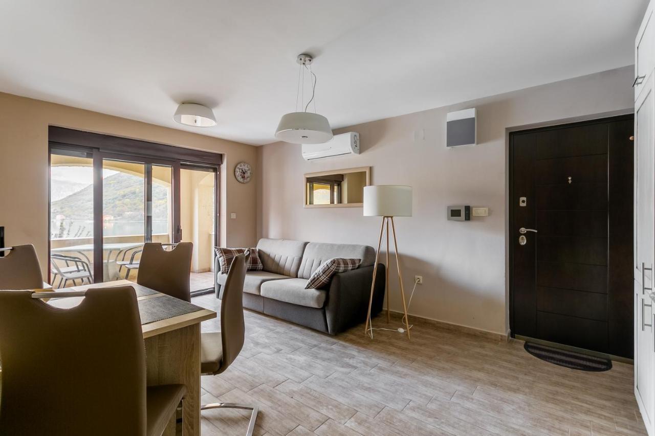 Keystone Apartments Donji Morinj Eksteriør billede
