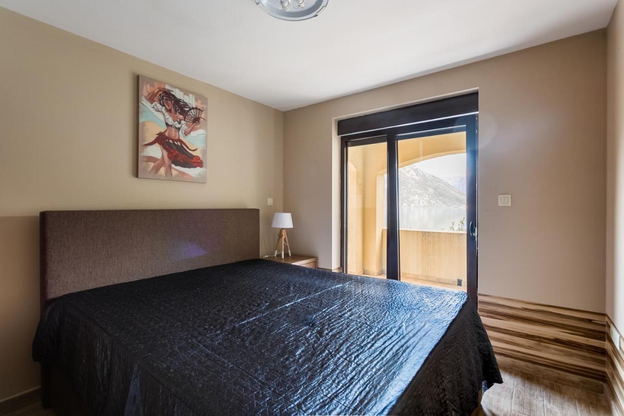 Keystone Apartments Donji Morinj Eksteriør billede