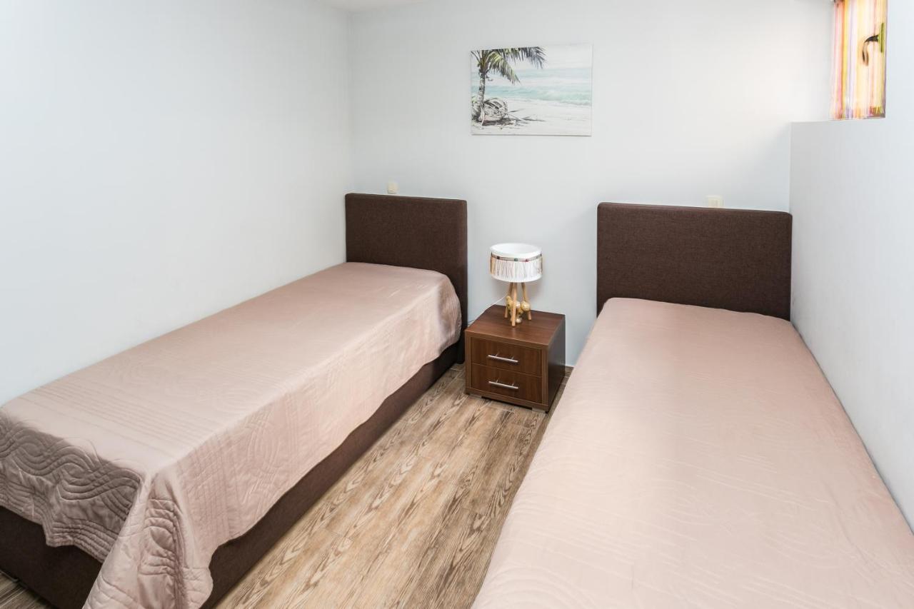 Keystone Apartments Donji Morinj Eksteriør billede